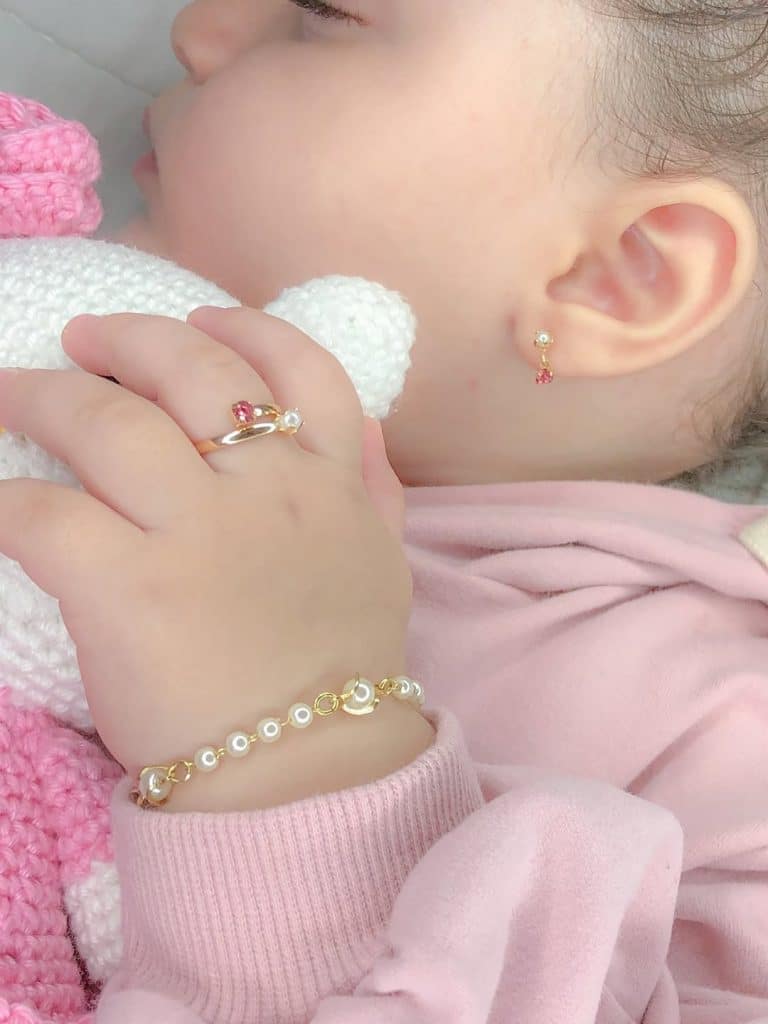 brinco infantil com pérola e zircônia